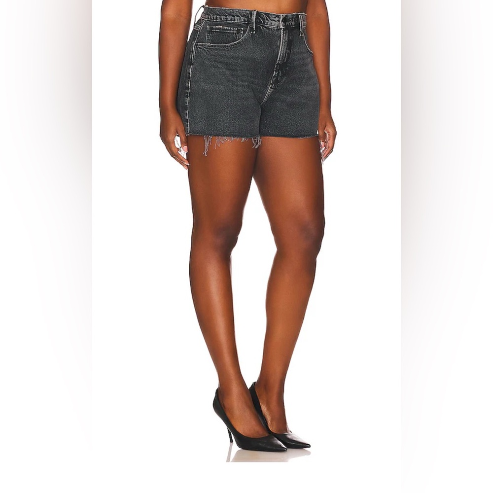 Good American Good '90s‎ Shorts With Step Hem
